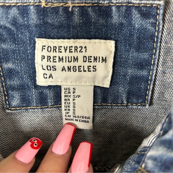 Forever 21 | Cropped Denim Trucker Jacket - Picture 5 of 13